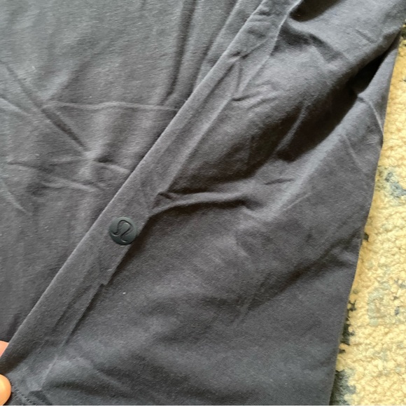 Lululemon men’s top - Picture 4 of 4